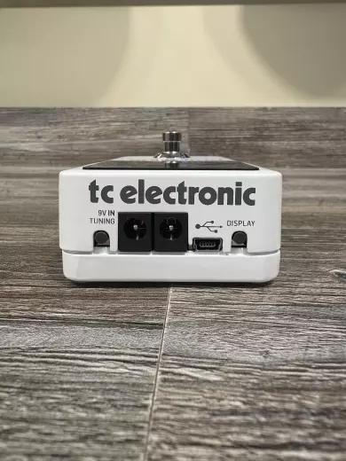 TC Electronic - Polytune 3 Ultra-Compact Polyphonic Tuner w/Built-In Buffer 2
