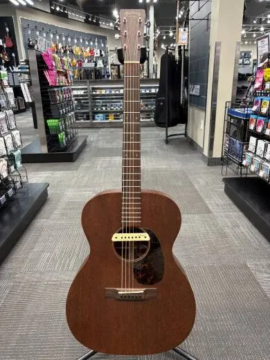 Martin Guitars - 000-15M Solid Mahogany Acoustic Guitar with Hardcase