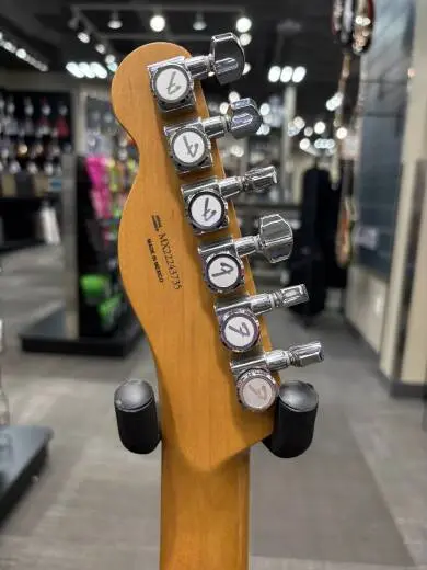 Fender - Player Plus Nashville Telecaster, Maple Fingerboard - Butterscotch Blonde 2