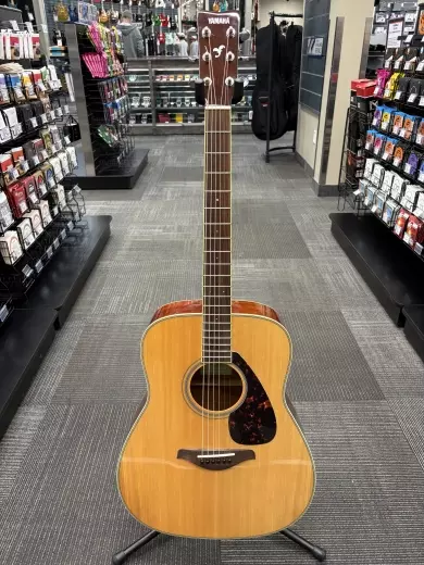 Yamaha - FG820 Dreadnought Spruce/Mahogany Acoustic Guitar