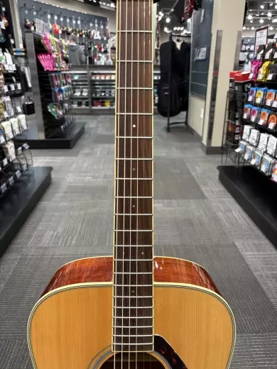 Yamaha - FG820 Dreadnought Spruce/Mahogany Acoustic Guitar 2