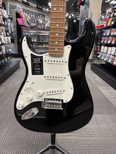 Store Special Product - Fender - Player Stratocaster Left Handed Pau Ferro - Black