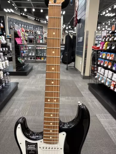 Fender - Player Stratocaster Left Handed Pau Ferro - Black 2