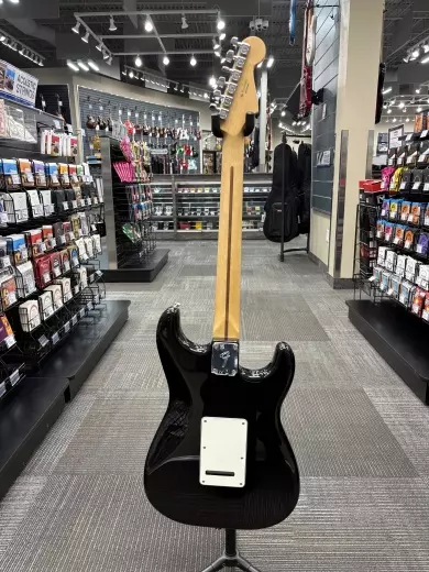 Fender - Player Stratocaster Left Handed Pau Ferro - Black 2