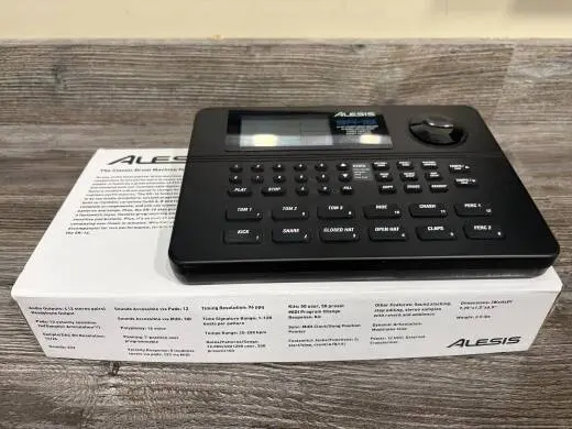 Alesis - SR-16 Classic Drum Machine 2