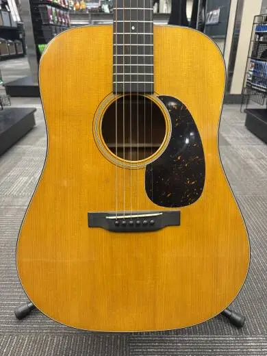 Martin Guitars - D-18 VTS Authentic 1937 Aged Dreadnought Acoustic Guitar w/Case 2