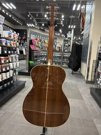 Martin Guitars - 000-28 Acoustic Guitar w/ Case 2