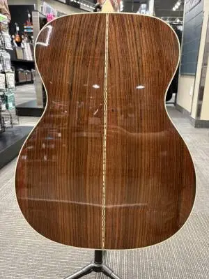Martin Guitars - 000-28 Acoustic Guitar w/ Case 2