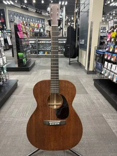 Martin Guitars - 000-17 Mahogany Acoustic Guitar with Hardshell Case