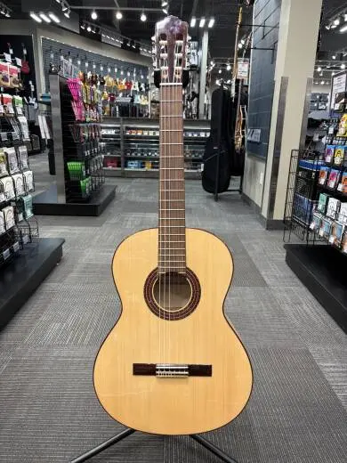 Almansa - A-413F Flamenco Guitar - Spruce & Sycamore