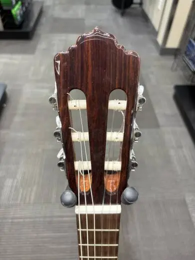 Almansa - A-413F Flamenco Guitar - Spruce & Sycamore 2
