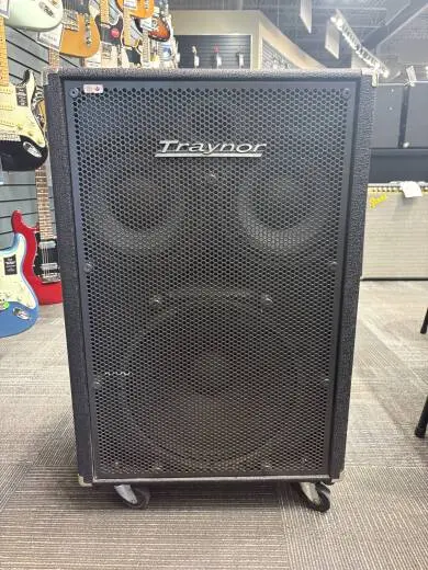 Traynor - 600 Watt 1x15 / 2x10 Bass Cabinet