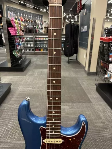Fender - Limited Edition American Professional II Stratocaster with Case - Lake Placid Blue 2