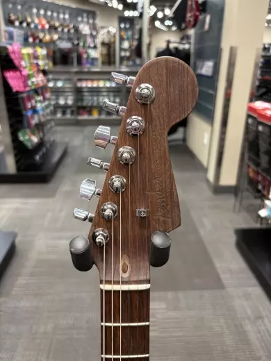 Fender - Limited Edition American Professional II Stratocaster with Case - Lake Placid Blue 2