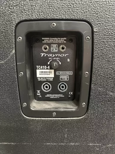 Traynor - 800 Watt 4x10 Bass Cabinet - 4 ohm Configuration 7