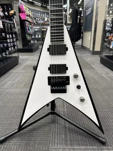 Jackson Guitars - KVMG Pro Series King V - Snow White 2