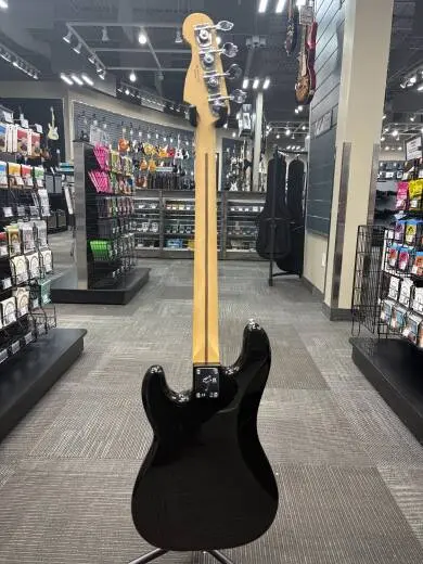 Fender - Player Precision Bass Pau Ferro - Black 2