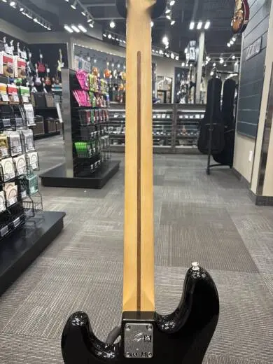 Fender - Player Precision Bass Pau Ferro - Black 2