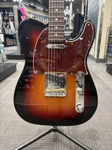 Fender - American Professional II Telecaster, Rosewood Fingerboard - 3-Colour Sunburst 2