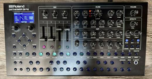 Roland - SH-4D
