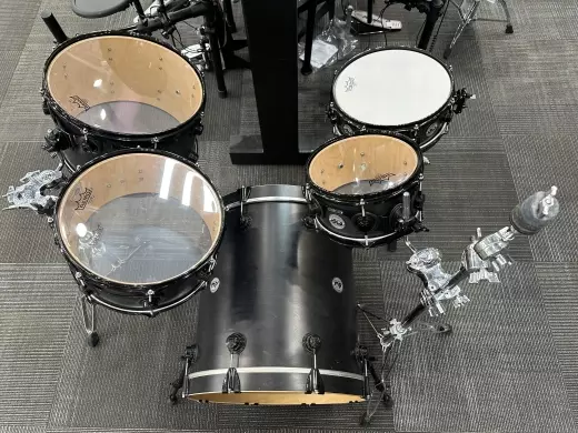 DW Collector's Series Pure Maple - Ebony Satin Oil with Black Hardware 4
