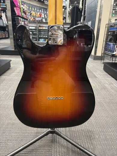 Fender - American Professional II Telecaster, Rosewood Fingerboard - 3-Colour Sunburst 2