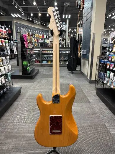 Fender - American Deluxe Stratocaster HSS, Rosewood Fingerboard - Amber 2