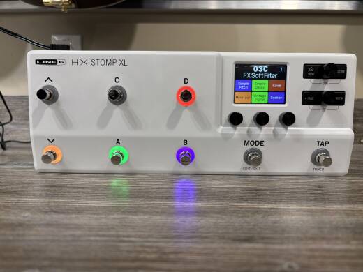 Gear Hunter | Line 6 - HX Stomp XL - White
