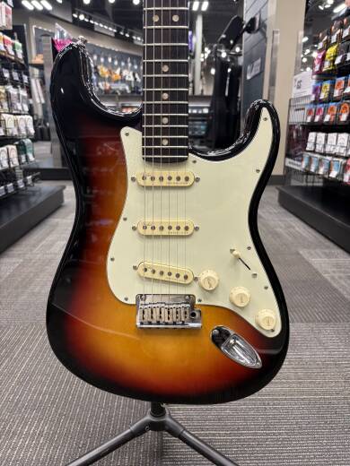Fender American Ultra Stratocaster, Rosewood Fingerboard - Ultraburst