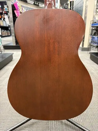 Martin Guitars - 000-15M Solid Mahogany Acoustic Guitar with Hardcase 2