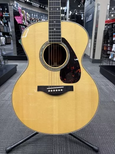 Yamaha - LJ16 ARE Medium Jumbo Acoustic/Electric Guitar w/Bag 2