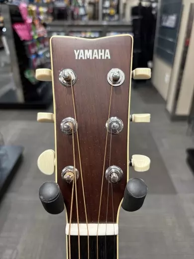 Yamaha - LJ16 ARE Medium Jumbo Acoustic/Electric Guitar w/Bag 2