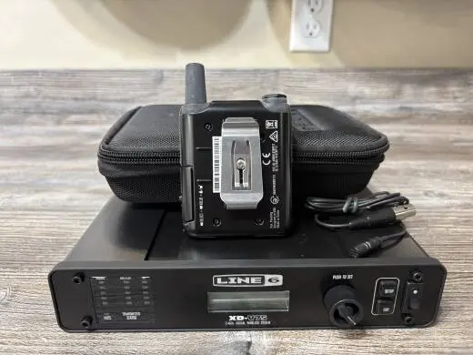 Line 6 - XD-V75L Digital Wireless 14-Freq. Lav Mic System 2