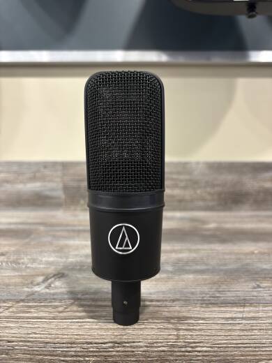 Audio-Technica AT4040 Condenser Microphone | Long & McQuade