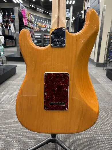 Fender - American Deluxe Stratocaster HSS, Rosewood Fingerboard - Amber 2