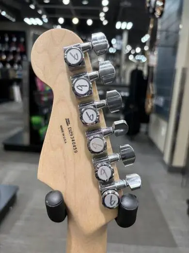 Fender - American Deluxe Stratocaster HSS, Rosewood Fingerboard - Amber 2