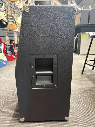 Traynor - Vintage Look 120 Watt - 2x12 Vertical Guitar Cabinet 2