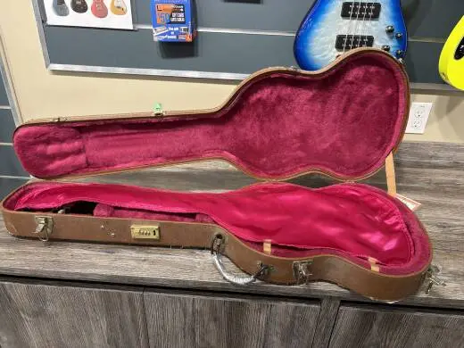 Gibson - Limited Edition '00 SG Standard with Maestro Tremolo & Hardcase - Cherry Red 2