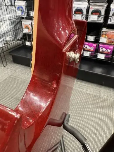 Gibson - Limited Edition '00 SG Standard with Maestro Tremolo & Hardcase - Cherry Red 2