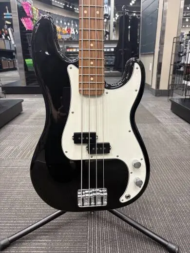Fender - Player Precision Bass Pau Ferro - Black 2