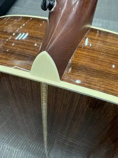 Martin Guitars - HD-28V Vintage Herringbone Dreadnought Guitar w/ Case 2