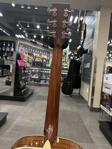 Martin Guitars - HD-28V Vintage Herringbone Dreadnought Guitar w/ Case 2