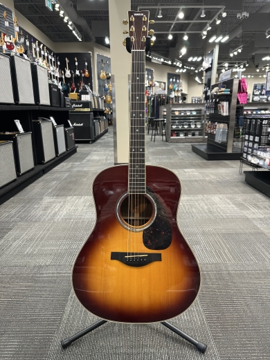 Gear Hunter | Yamaha - LL16 ARE Original Jumbo Spruce Top Acoustic