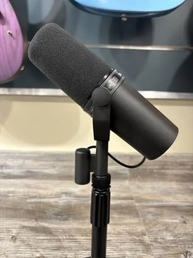 Shure - SM7B Large Diaphragm Cardioid Dynamic Microphone