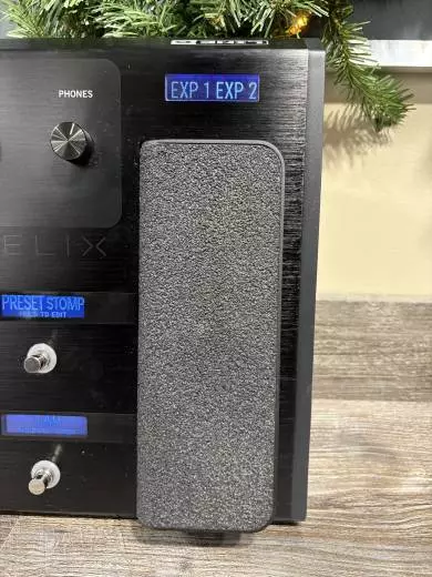 Store Special Product - Line 6 - Helix Amp and FX Pedal Board