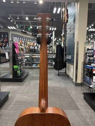 Martin Guitars - 00-15M Solid Mahogany Acoustic Guitar with Gigbag & Fishman Ellipse Matrix Blend Pickup 2