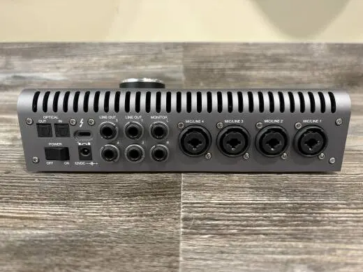 Universal Audio - Apollo x4 Thunderbolt 3 Audio Interface w/UAD-2 QUAD Core Processing 2