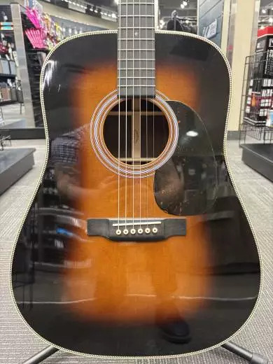 Store Special Product - Martin Guitars - HD-28 Dreadnought Acoustic Guitar with Case - Sunburst