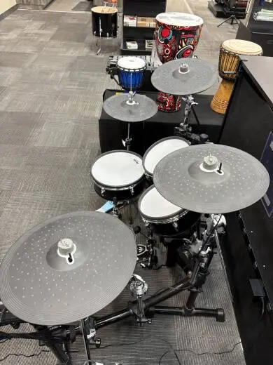 Yamaha - DTX8 Series Birch Electronic Drum Kit w/Mesh Pads - Black Forest 2