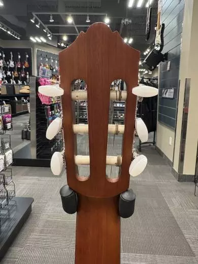 Yamaha - CG122MS Classic Guitar Solid Spruce & Nato 2